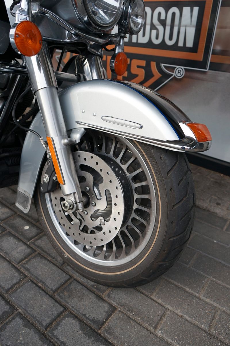 Fahrzeugabbildung Harley-Davidson Electra Glide Ultra Limited FLHTK mit JEKILL