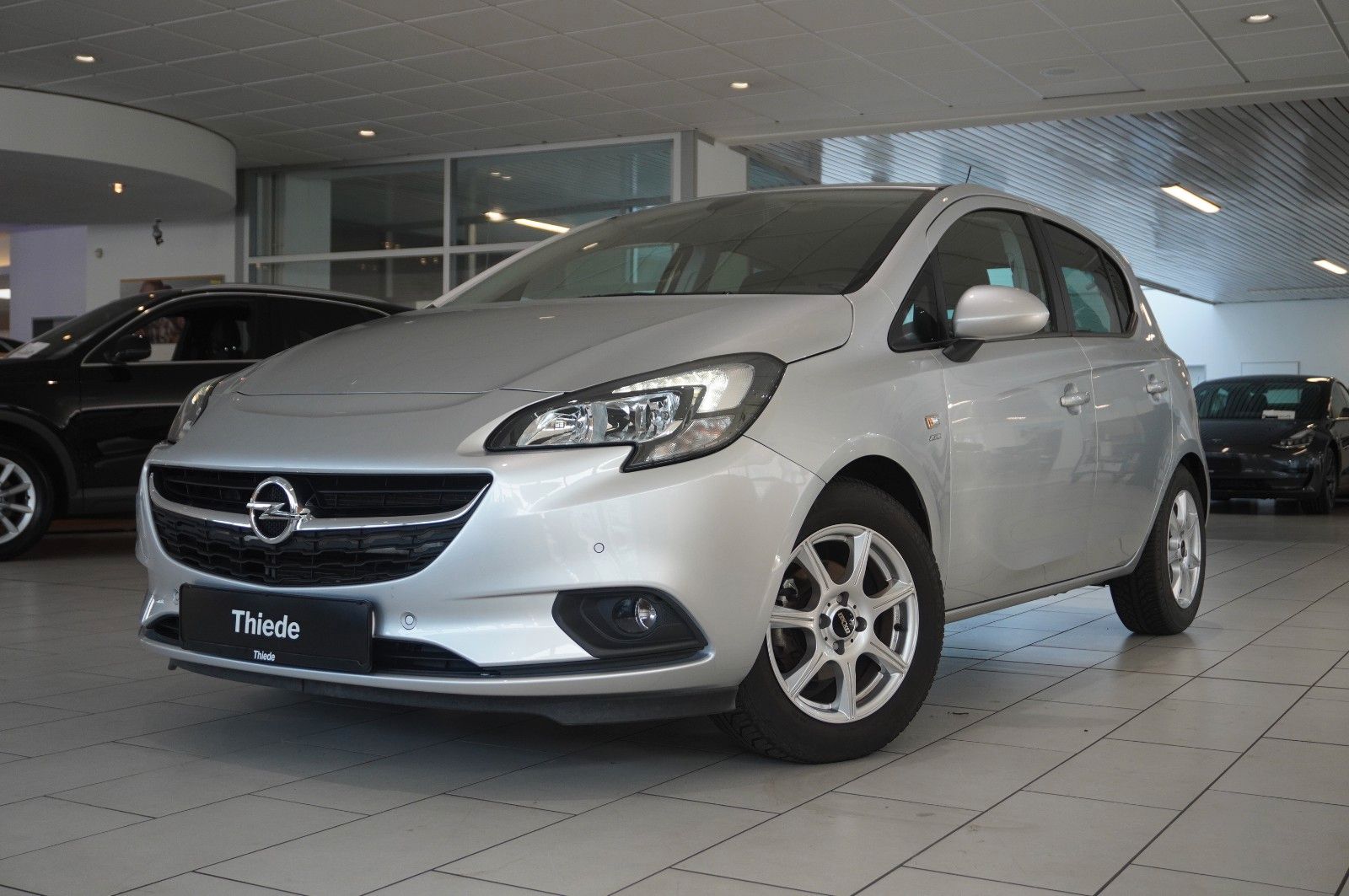 Fahrzeugabbildung Opel Corsa E Active 1.4  NAVI/PDC/SHZ/LHZ/ALU/TEMPO