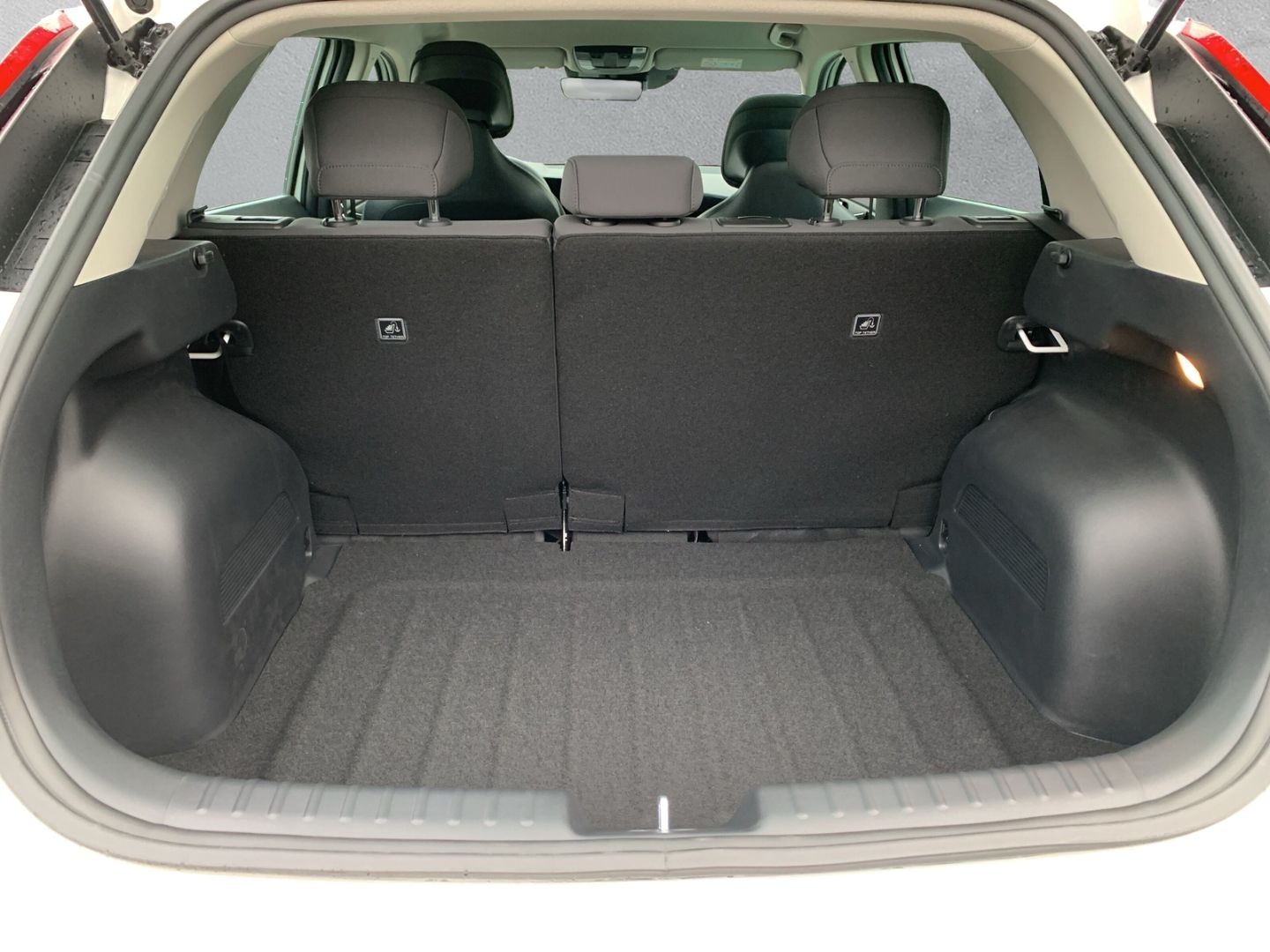 Fahrzeugabbildung Kia Niro STANDARD  64,8-kWh-Batterie*FREISPECHEINRIC