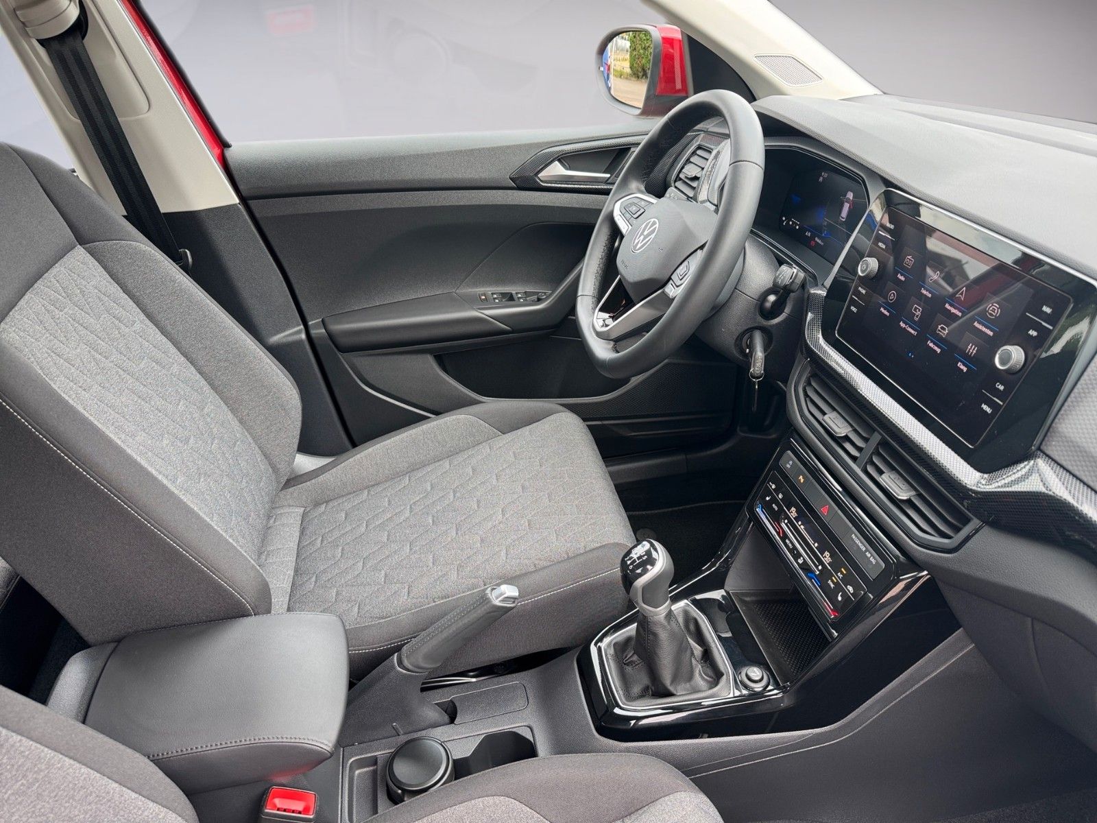 Fahrzeugabbildung Volkswagen T-Cross 1.0 TSI Life