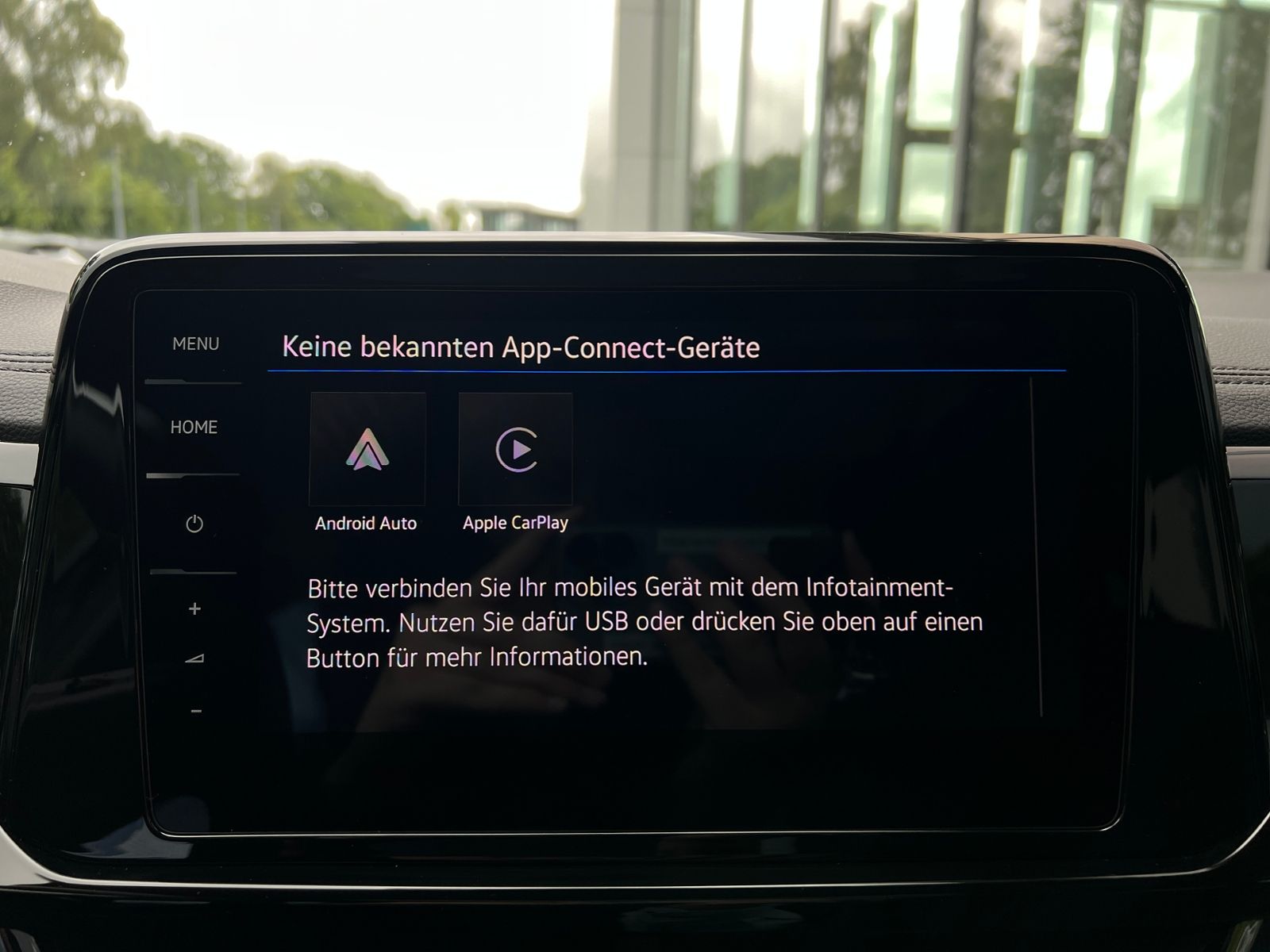 Fahrzeugabbildung Volkswagen T-Roc R-Line 2.0 TSI DSG 4MOTION *AHK,Pano,DCC,1