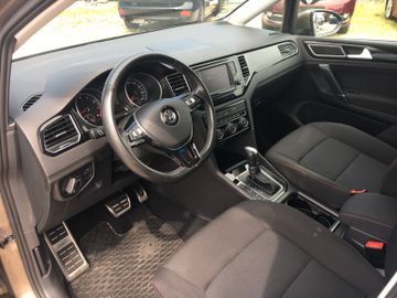 Volkswagen Golf - 6