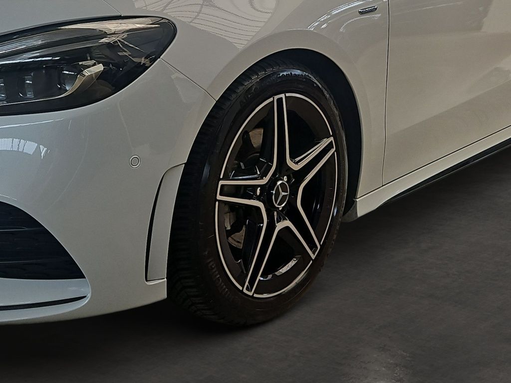 Fahrzeugabbildung Mercedes-Benz B 200 AMG Night Multibeam Sound Sport KAM Navi