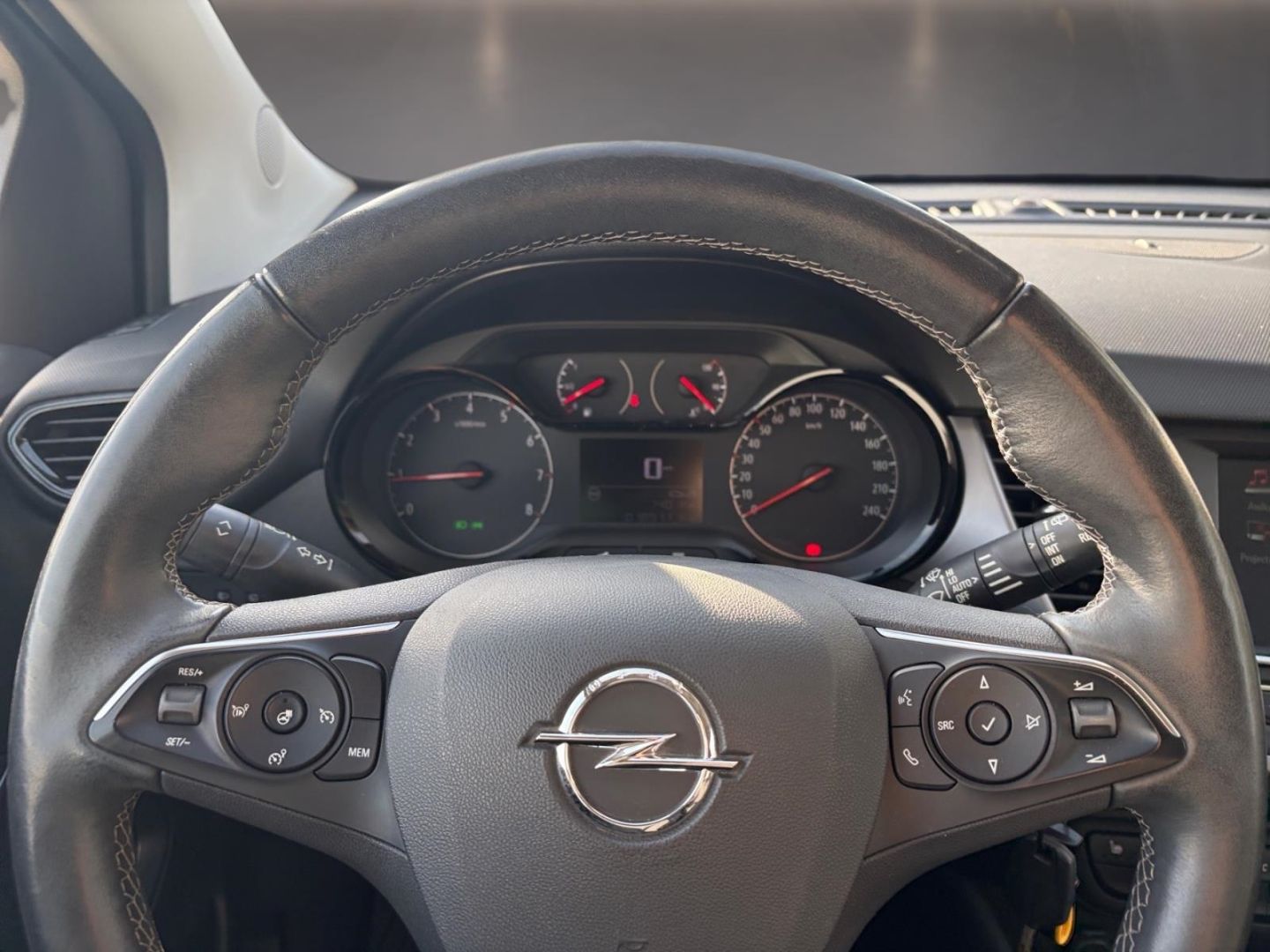 Fahrzeugabbildung Opel Crossland Edition SHZ LenkradHZG Spurhalteass.,