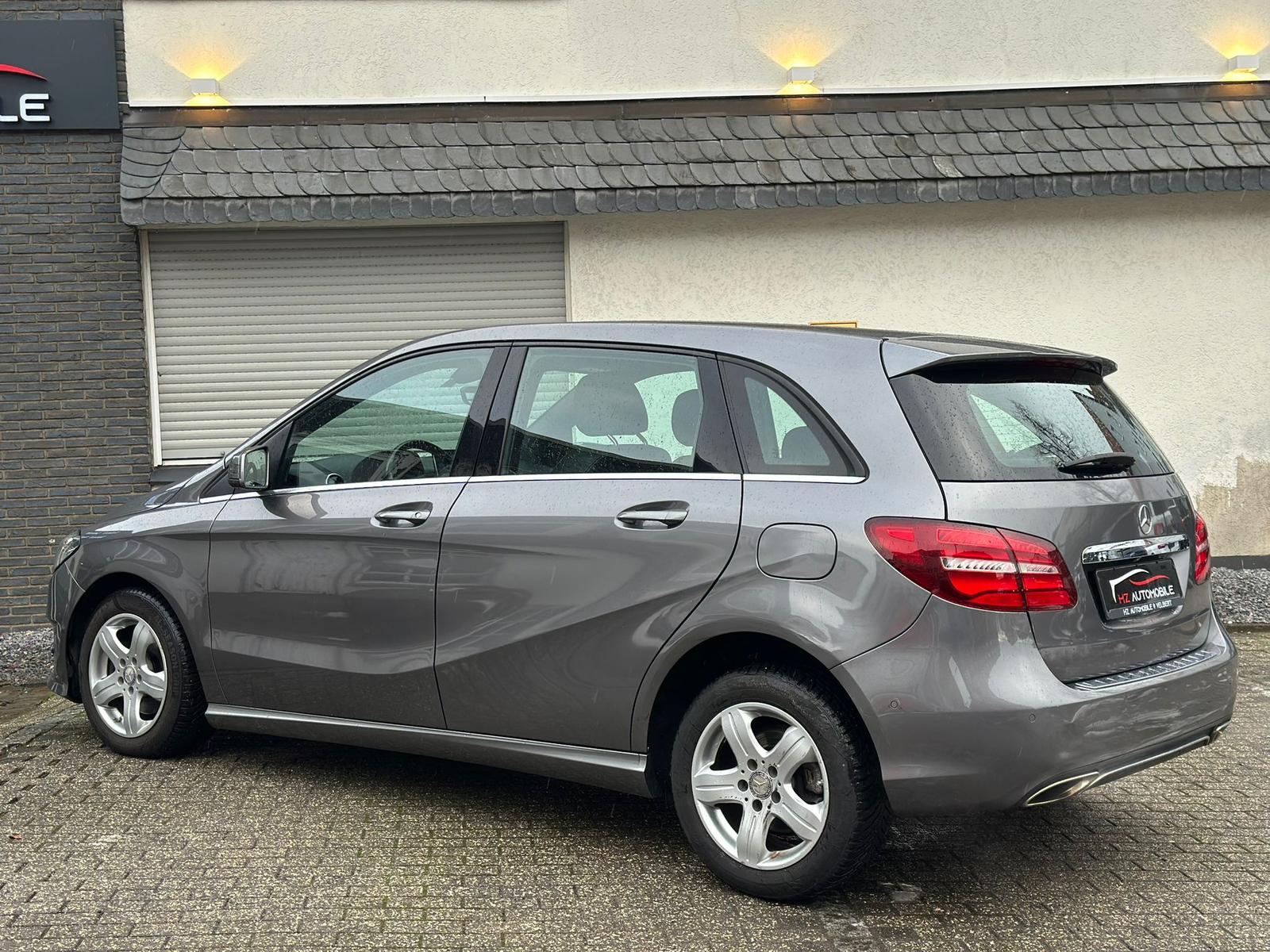 Mercedes-Benz B 180 *AUTOMATIK*KAMERA*NAVI*TEMP*LED*SHZ*LMF