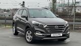 Hyundai Tucson blue Style 2WD, Automatik Panoramadach - Hyundai TUCSON mit Diesel-Antrieb: Geländewagen, Automatik