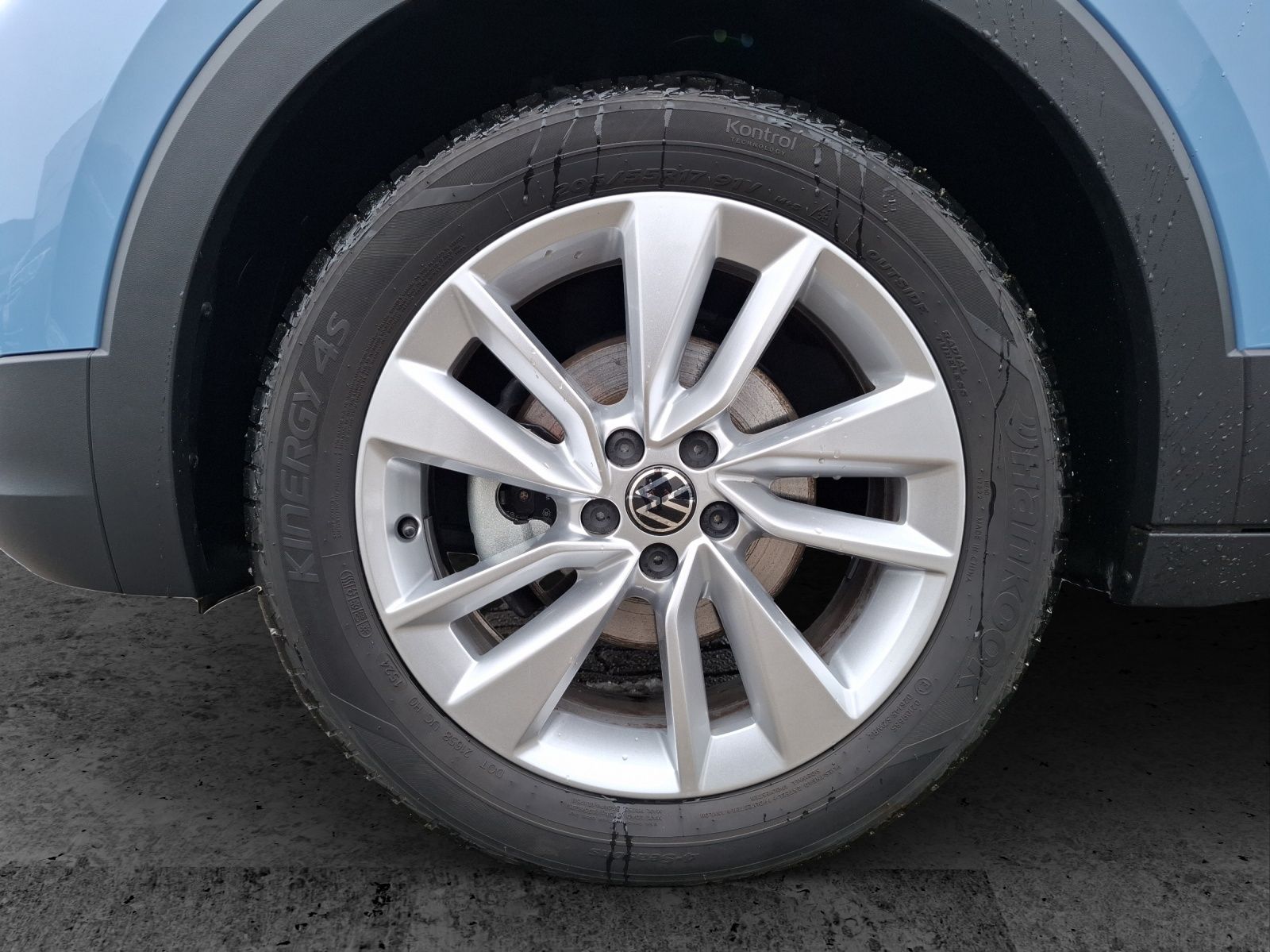 Fahrzeugabbildung Volkswagen T-Cross TSI Life LED AID ACC APP RFK SH LM