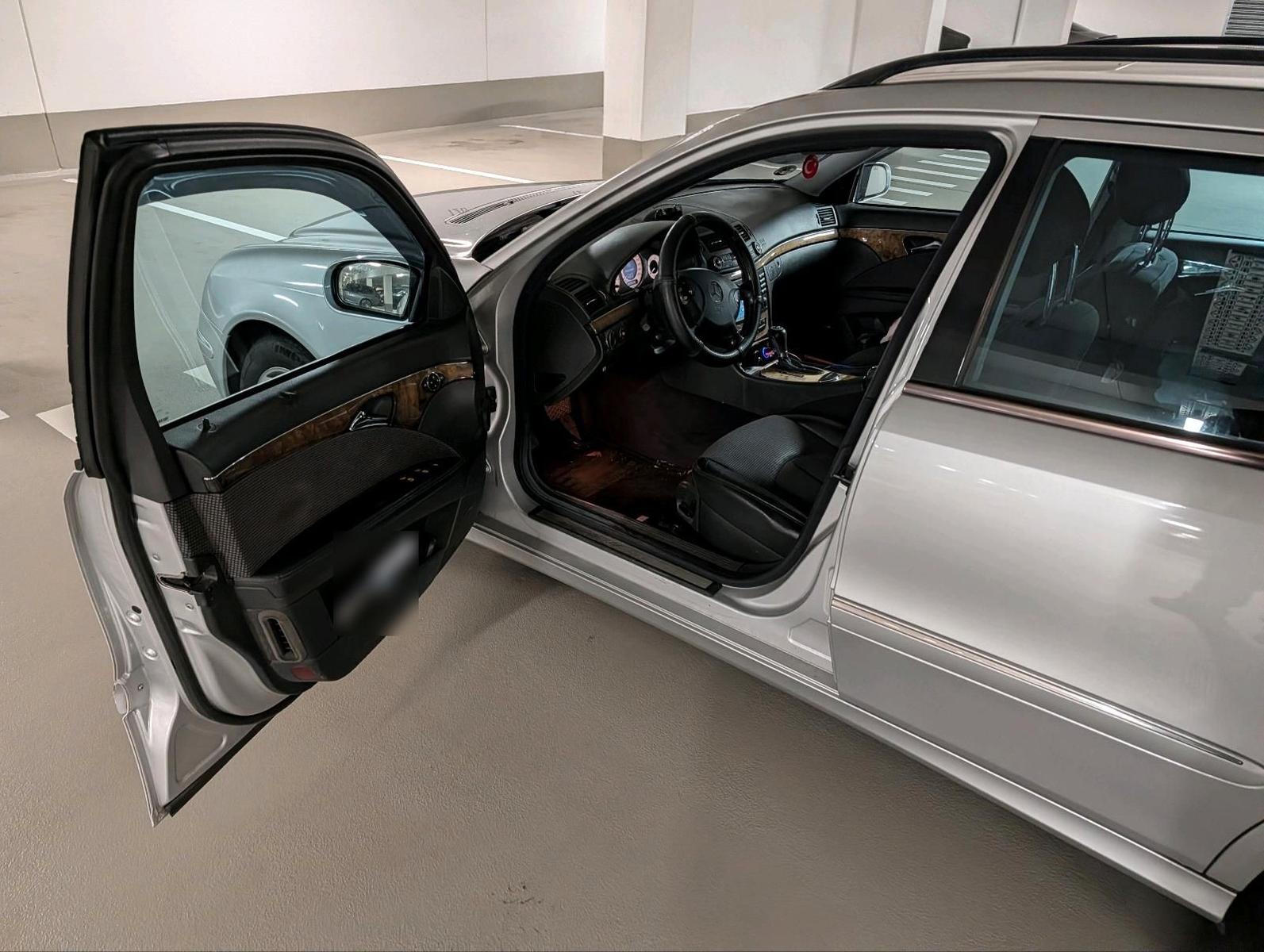 Mercedes-Benz E280 2004 — photo 9