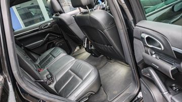 Porsche Cayenne - 11