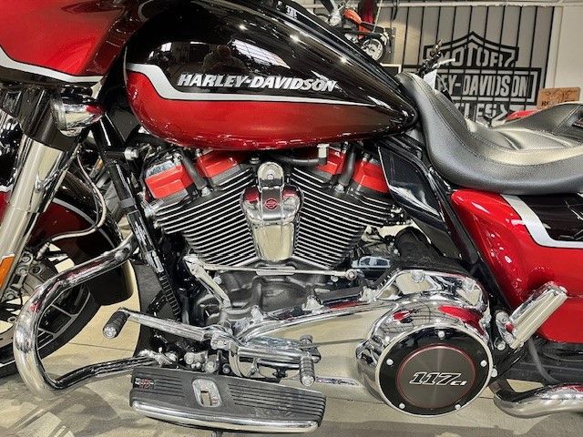 Fahrzeugabbildung Harley-Davidson CVO Street Glide Finanzierung ab 4,99%