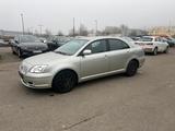 Toyota Avensis 1.8 Sol Liftback - gebrauchte Toyota Avensis aus dem Jahr 2003