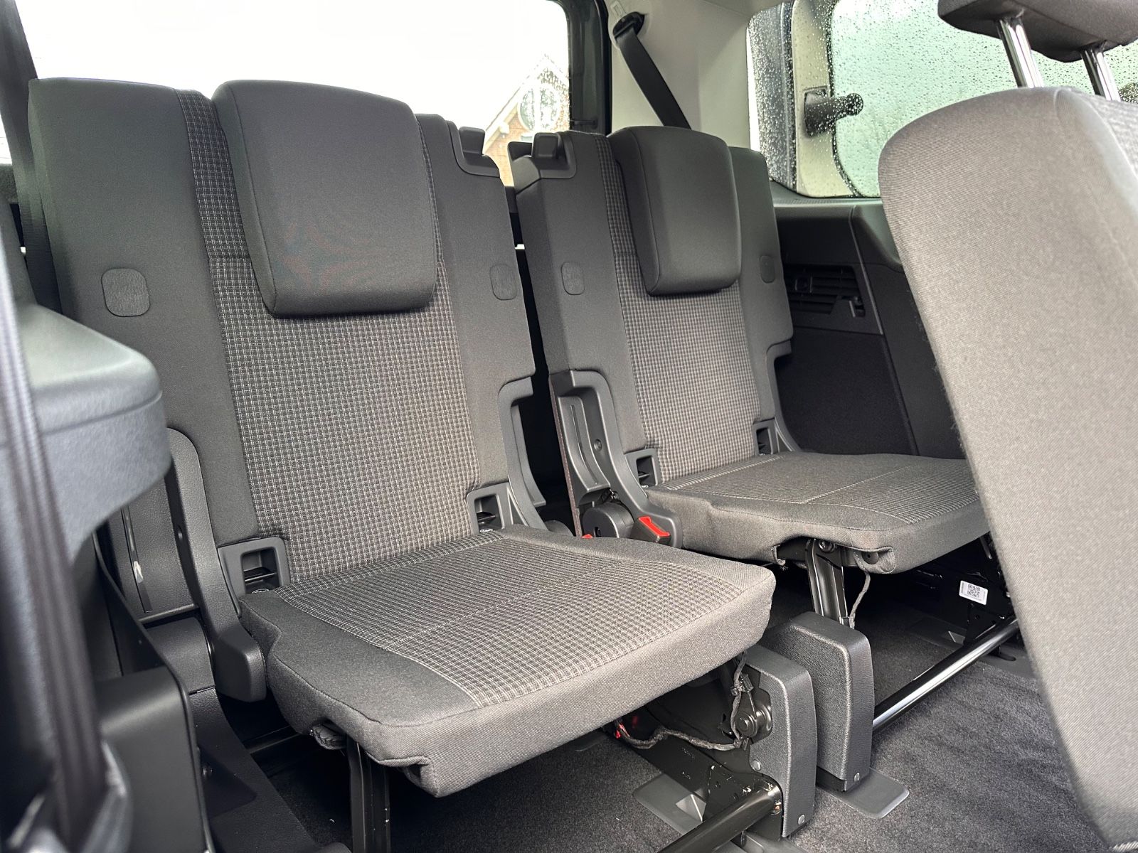 Fahrzeugabbildung Volkswagen Caddy Maxi 2.0 TDI DSG Pano/ACC/LED/APP/7-Sitzer