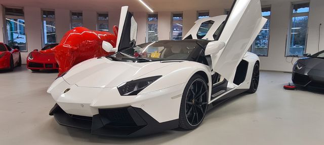 LAMBORGHINI Aventador