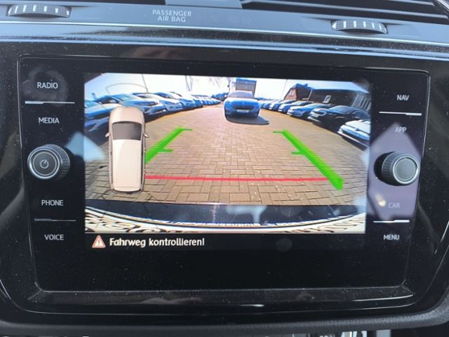 Fahrzeugabbildung Volkswagen Touran 1.5 TSI ACT DSG Highline LED ACC NAVI KAM