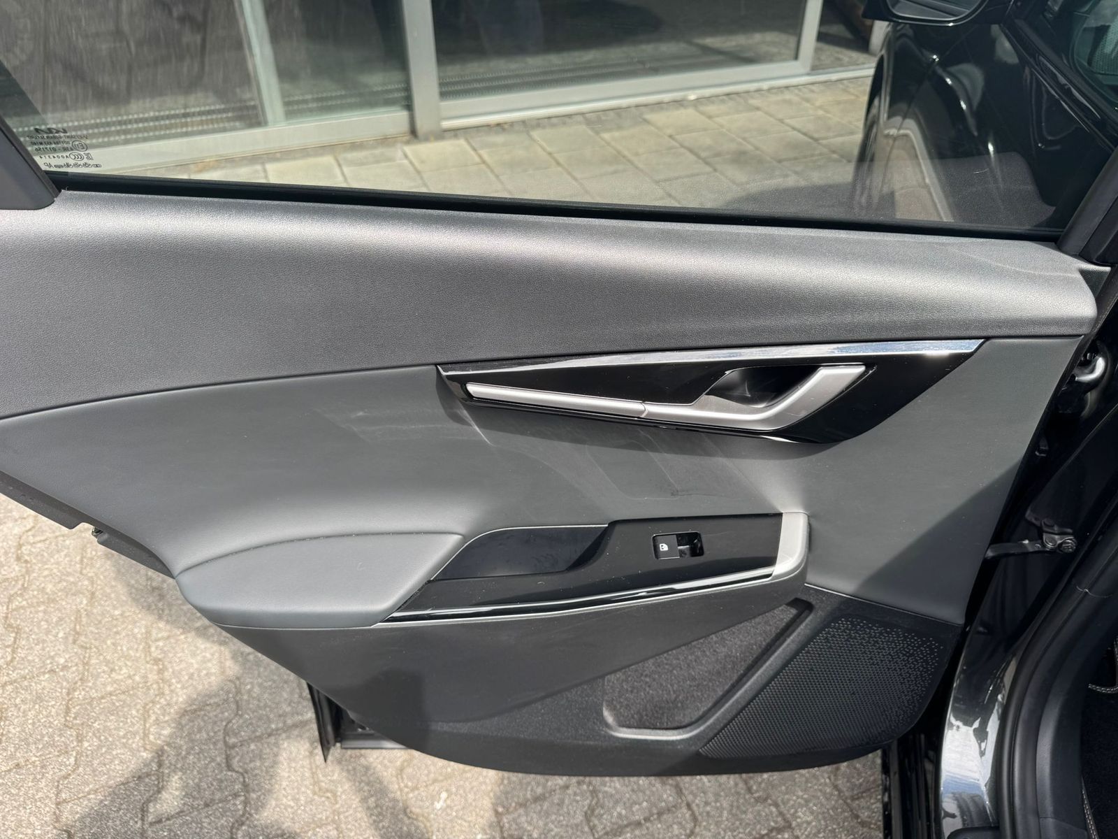 Fahrzeugabbildung Kia EV6 2WD NAVI+LED+SHZ+HEAD+KAMERA+DAB+ACC+19"+