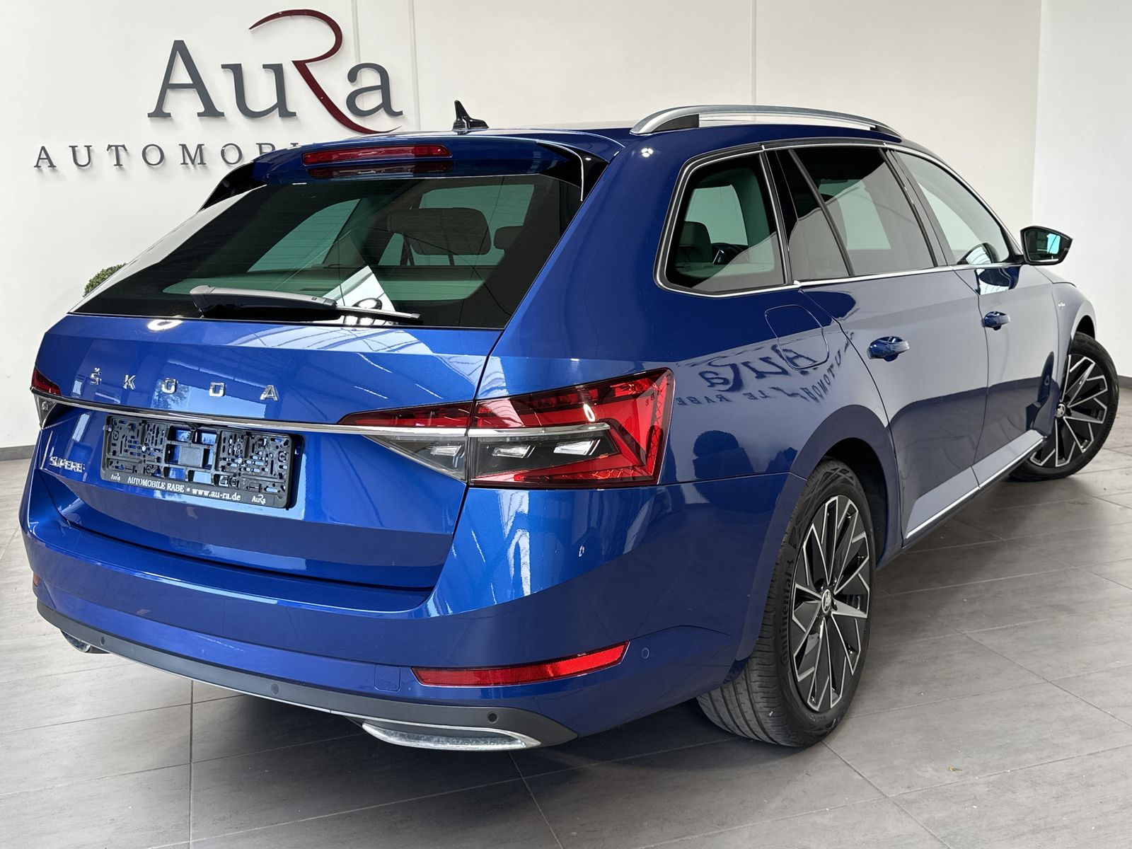 Fahrzeugabbildung SKODA Superb Combi L&K NAV+MATRIX+ACC+PANO+CANTON+DCC