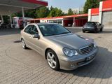 Mercedes-Benz 220 Avantgarde mit hoher Ausstattung - Mercedes-Benz: Avantgarde Ausstattung