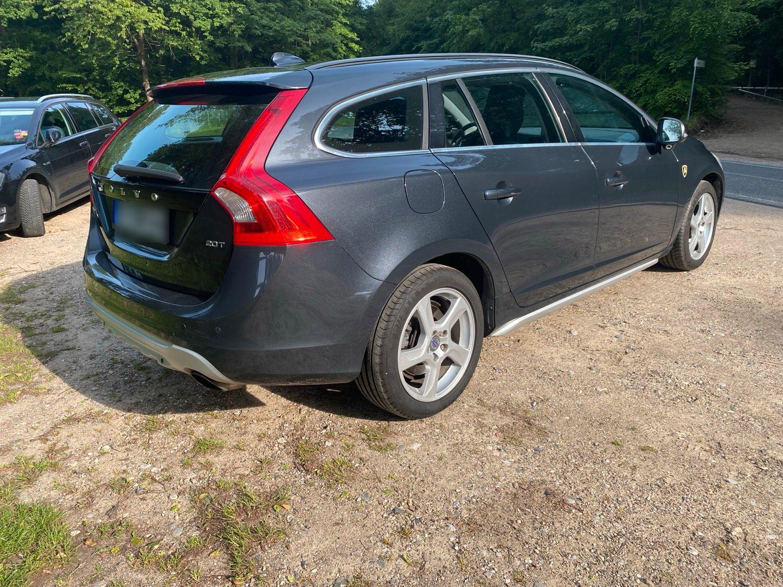 Volvo V60 2011 — engine 203 HP (149kW)