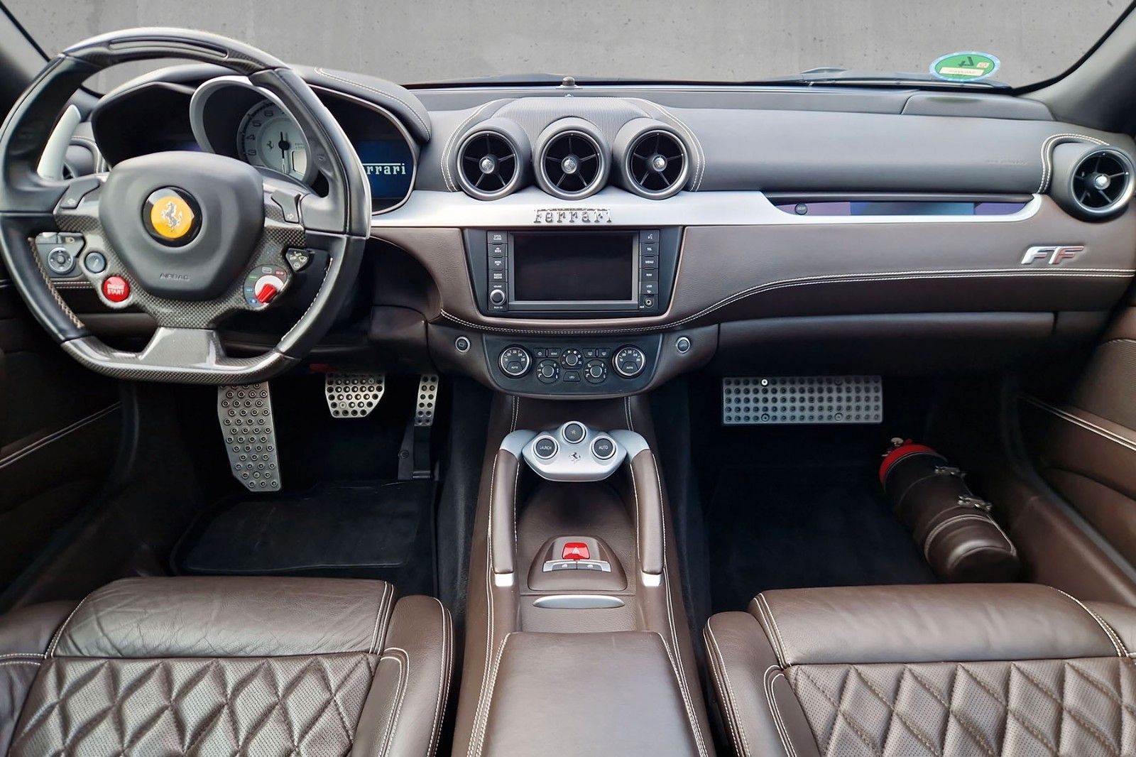 Fahrzeugabbildung Ferrari FF*dt. Auto*Lift*Carbon*Sitzbelüftung*Display*