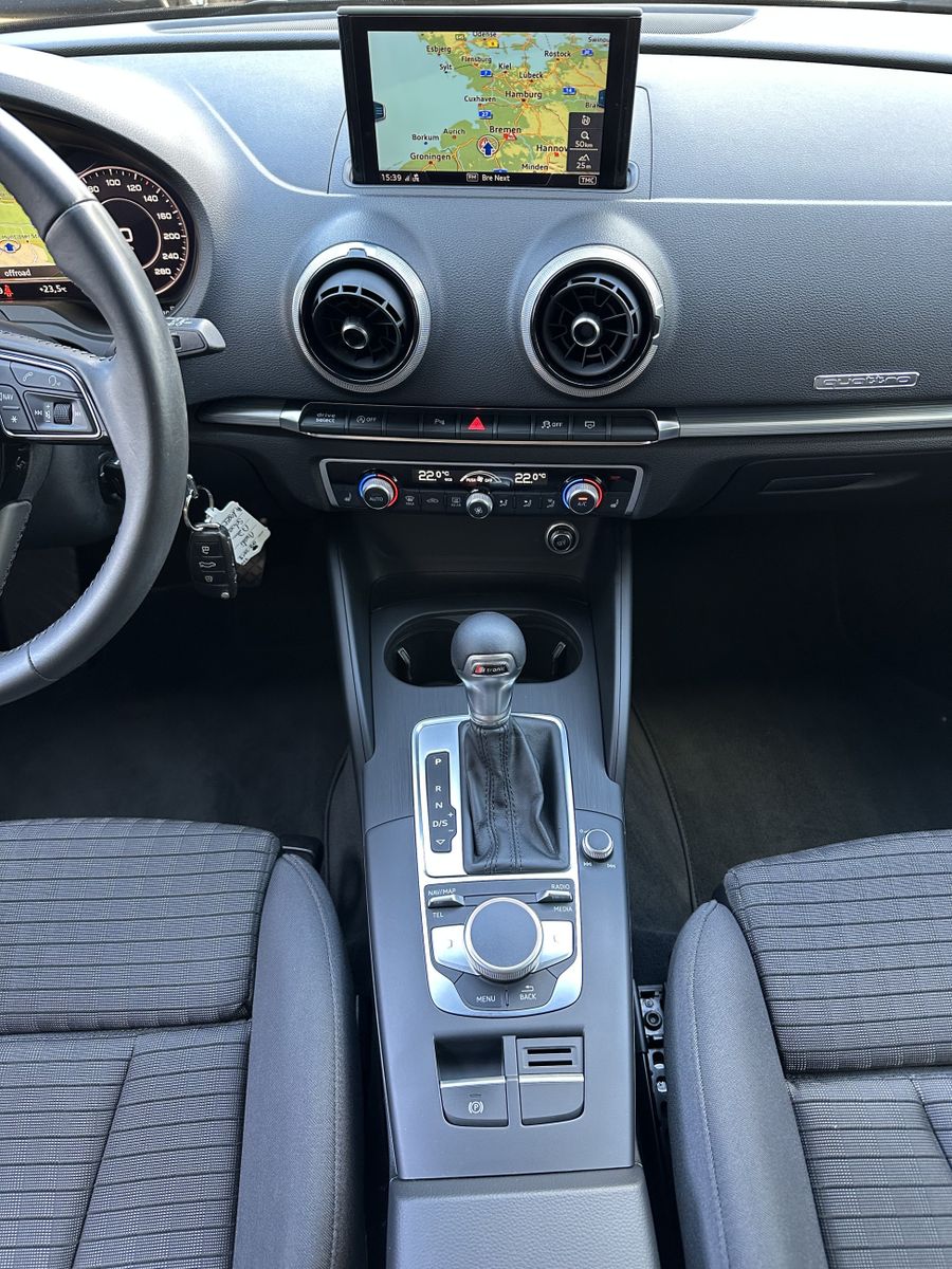 Fahrzeugabbildung Audi A3 SpB 40 TDI Quattro Sport NAV+XENON+KAM+VCOCK