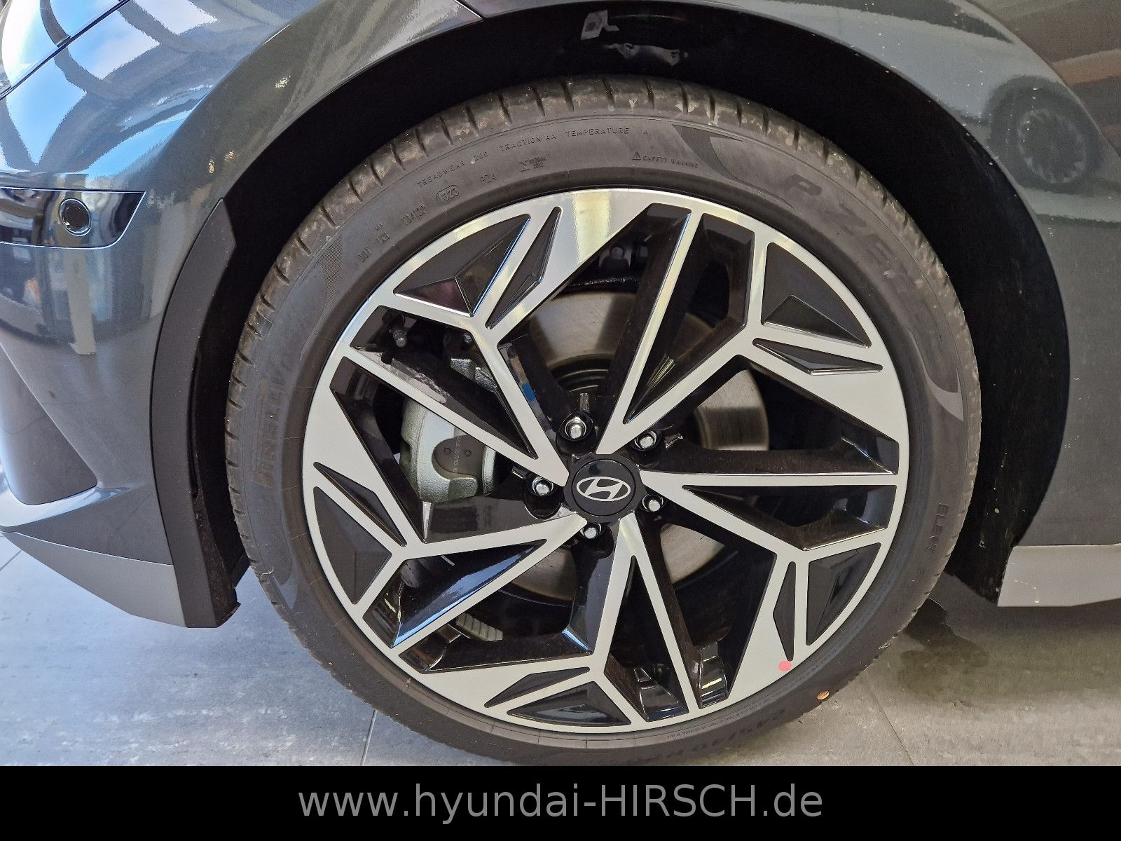 Fahrzeugabbildung Hyundai IONIQ 6 77,4kWh 4WD 325PS UNIQ 20" SD