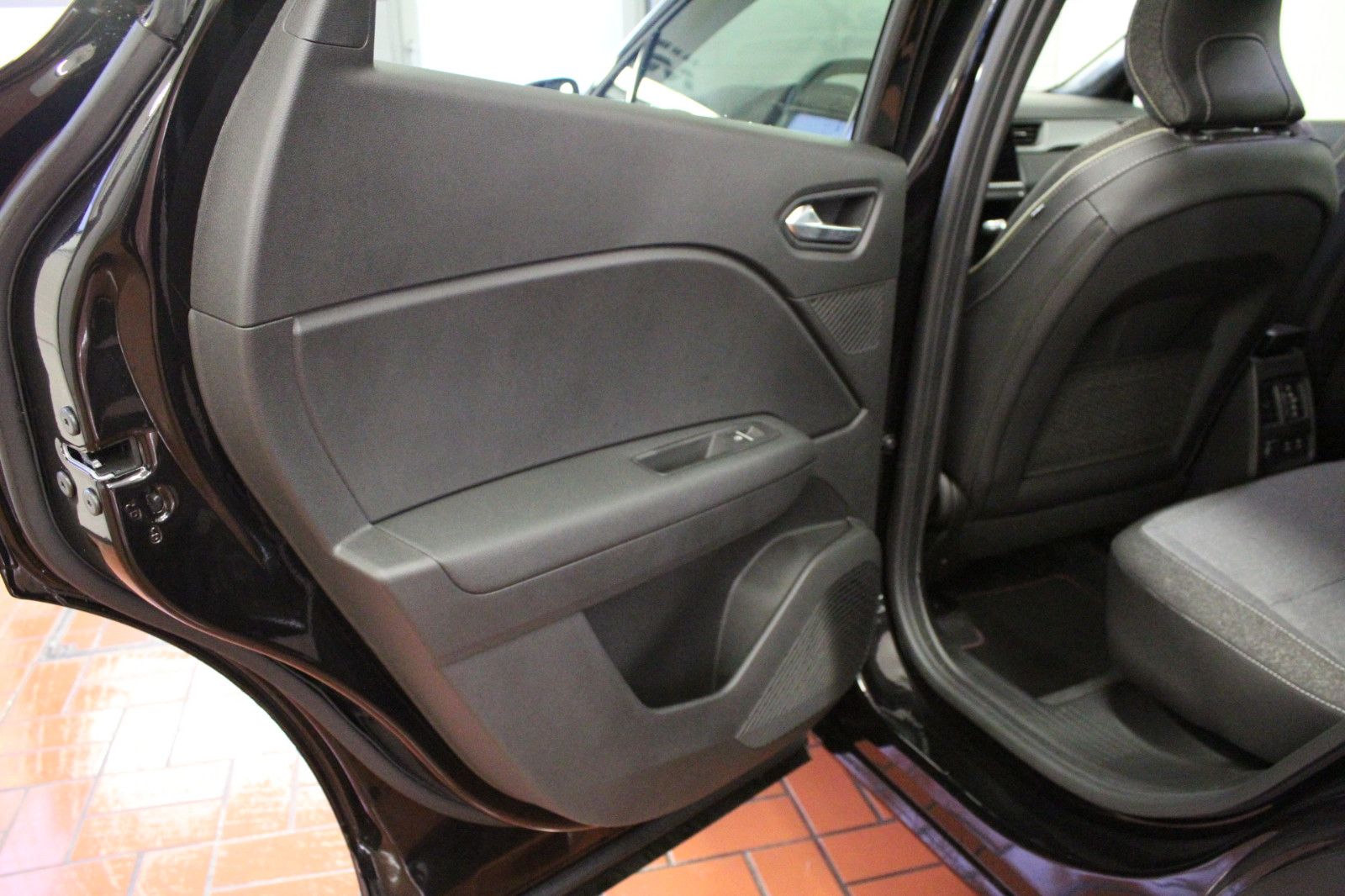 Fahrzeugabbildung Renault Captur TCe 115 KISS Sondermodell *Winter-Pak*Nav