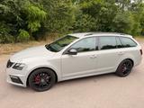Skoda Octavia 2.0 TDI SCR DSG RS Combi RS - Skoda Octavia: RS TDI Combi