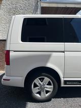 Volkswagen T6.1 Multivan Family, Navi, AHK etc. - gebrauchte VW T6 Multivan aus dem Jahr 2020