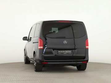 Mercedes V 220 - 4