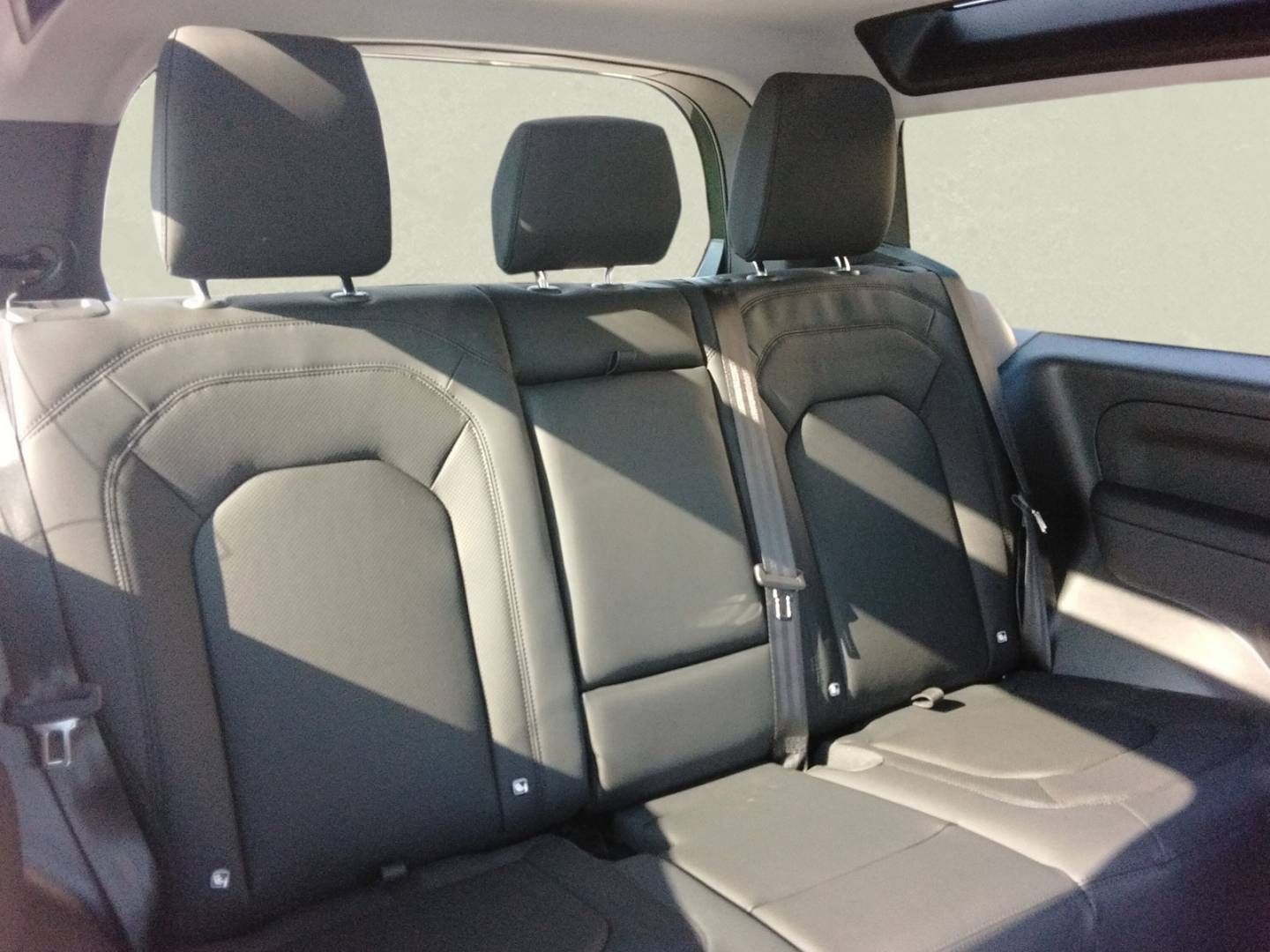Fahrzeugabbildung Land Rover Defender 90 D200 S Hunter
