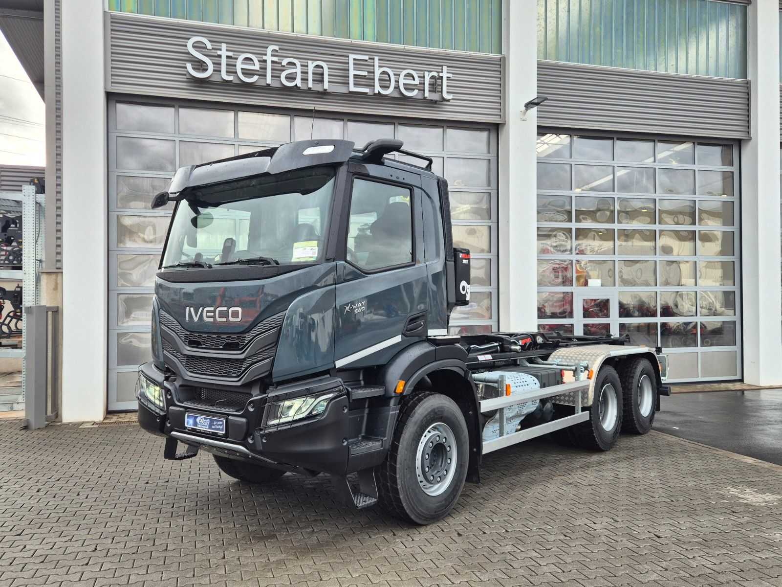 Fahrzeugabbildung Iveco AD300X54Z/P HR 6x4 Abrollkipper