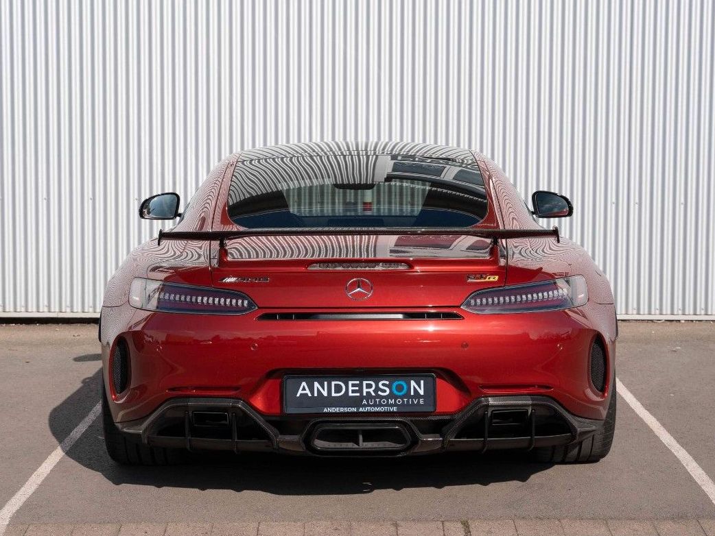 Fahrzeugabbildung Mercedes-Benz AMG GT R V8 CARBON BURMESTER 19/20" PERFORMANCE