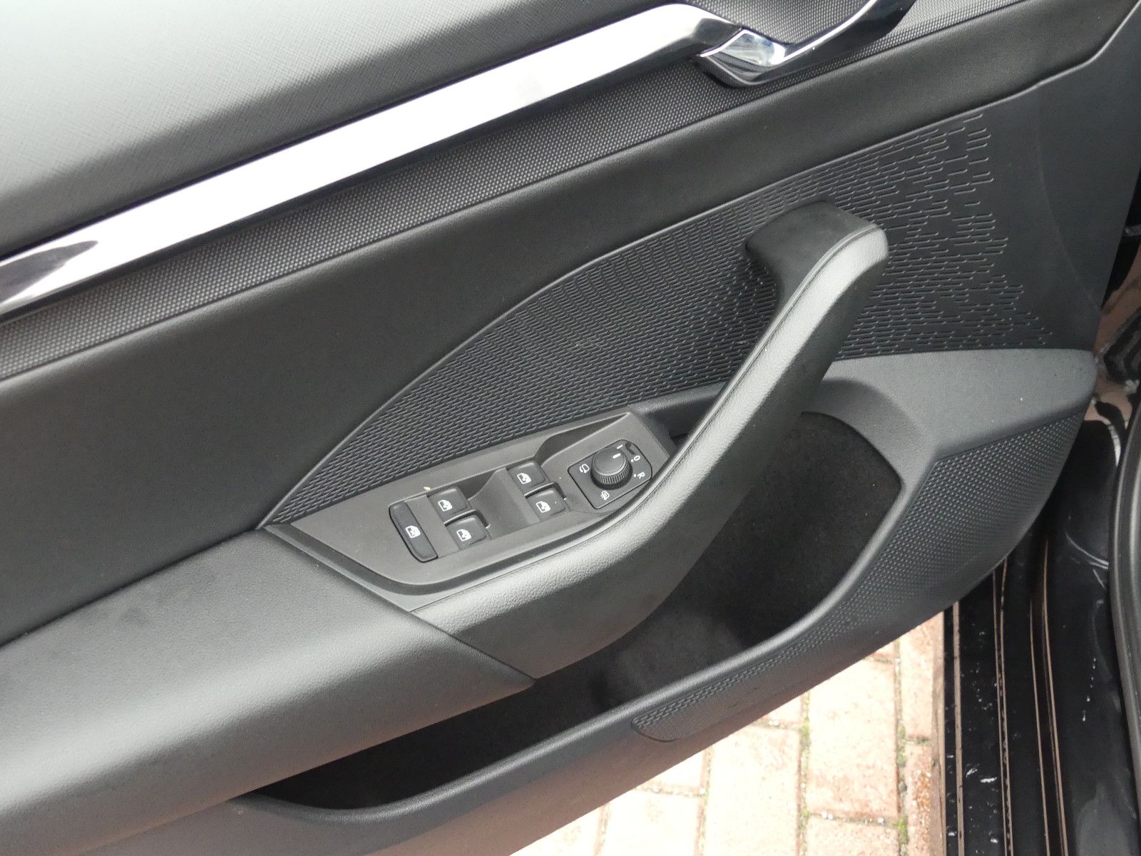 Fahrzeugabbildung SKODA Octavia Combi 2.0 TDI CLEVER *NAVI*ACC*KESSY*BT*