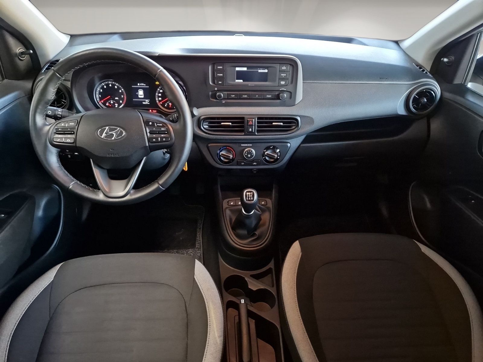 Fahrzeugabbildung Hyundai i10 1.0 Select SHZ PDC Lenkradhzg KLIMA