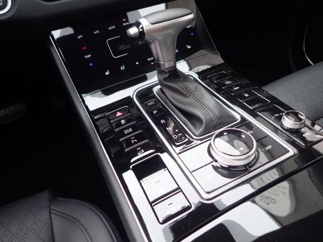 Fahrzeugabbildung DFSK Fengon 7 2.0 GDI 4x4 2,5t AHlast Navi PanoD 7Sit