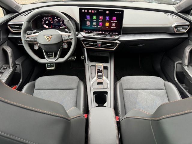 Leon ST VZ 2.0TSI 333PS DSG 4WD ACC/AHK/PANO/LED