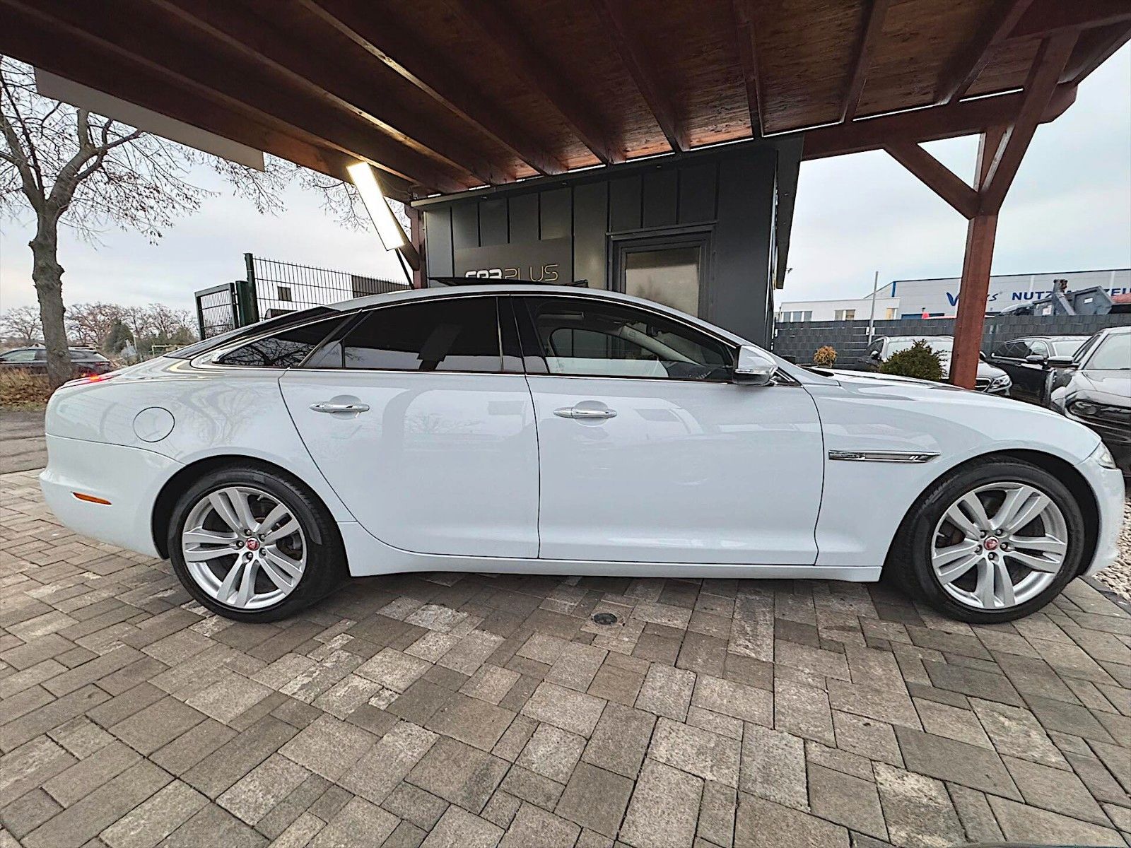 Fahrzeugabbildung Jaguar XJ 3.0 V6 Premium Luxury *Panorama*LED*ACC*