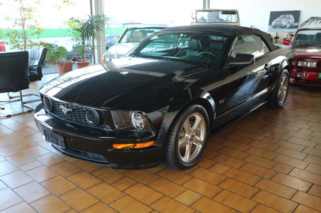 Ford Mustang Cabrio V8 Top Gepflegt