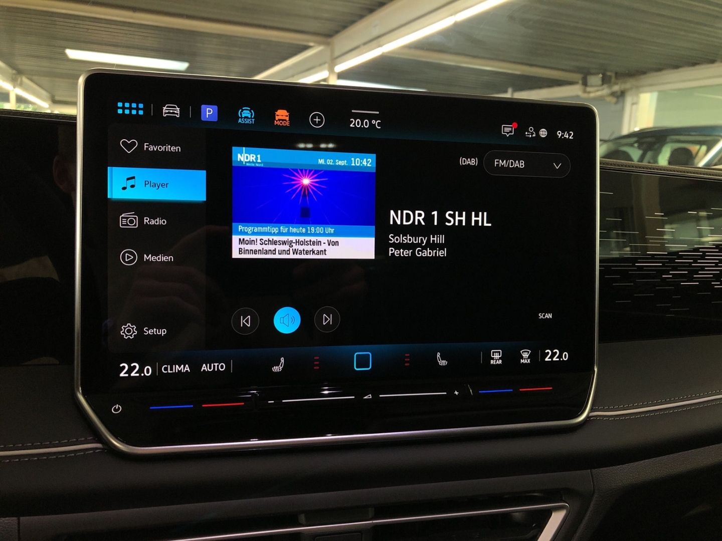 Fahrzeugabbildung Volkswagen Tiguan Elegance 1.5 eTSI DSG AHK-klappbar Navi D