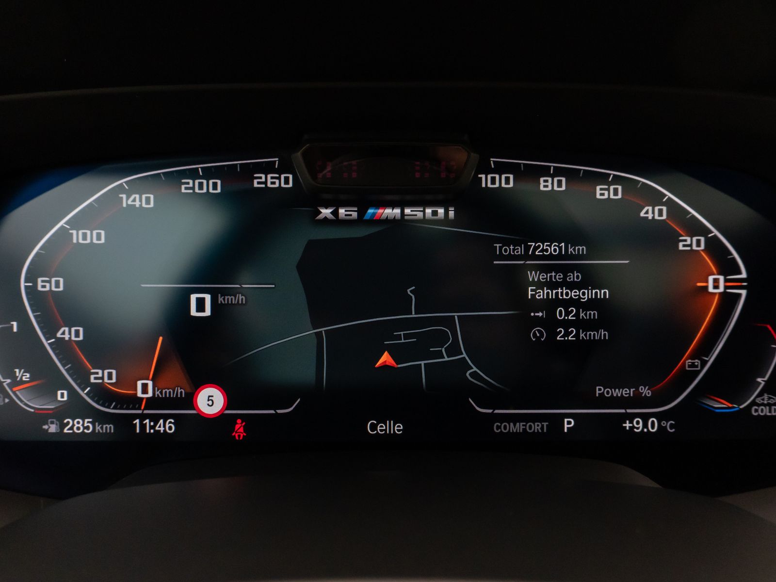 Fahrzeugabbildung BMW X6 M50i Panorama Laser 360°HUD DAB B&W AHK 22"