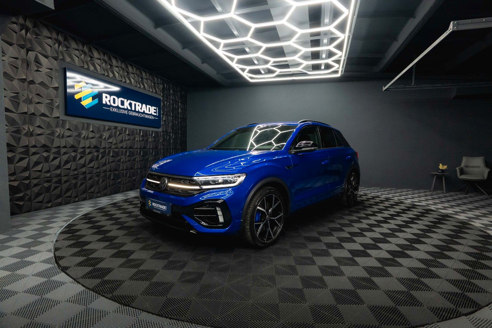 Fahrzeugabbildung Volkswagen T-Roc R 4Motion Black Design *ACC*Matrix*DAB+*