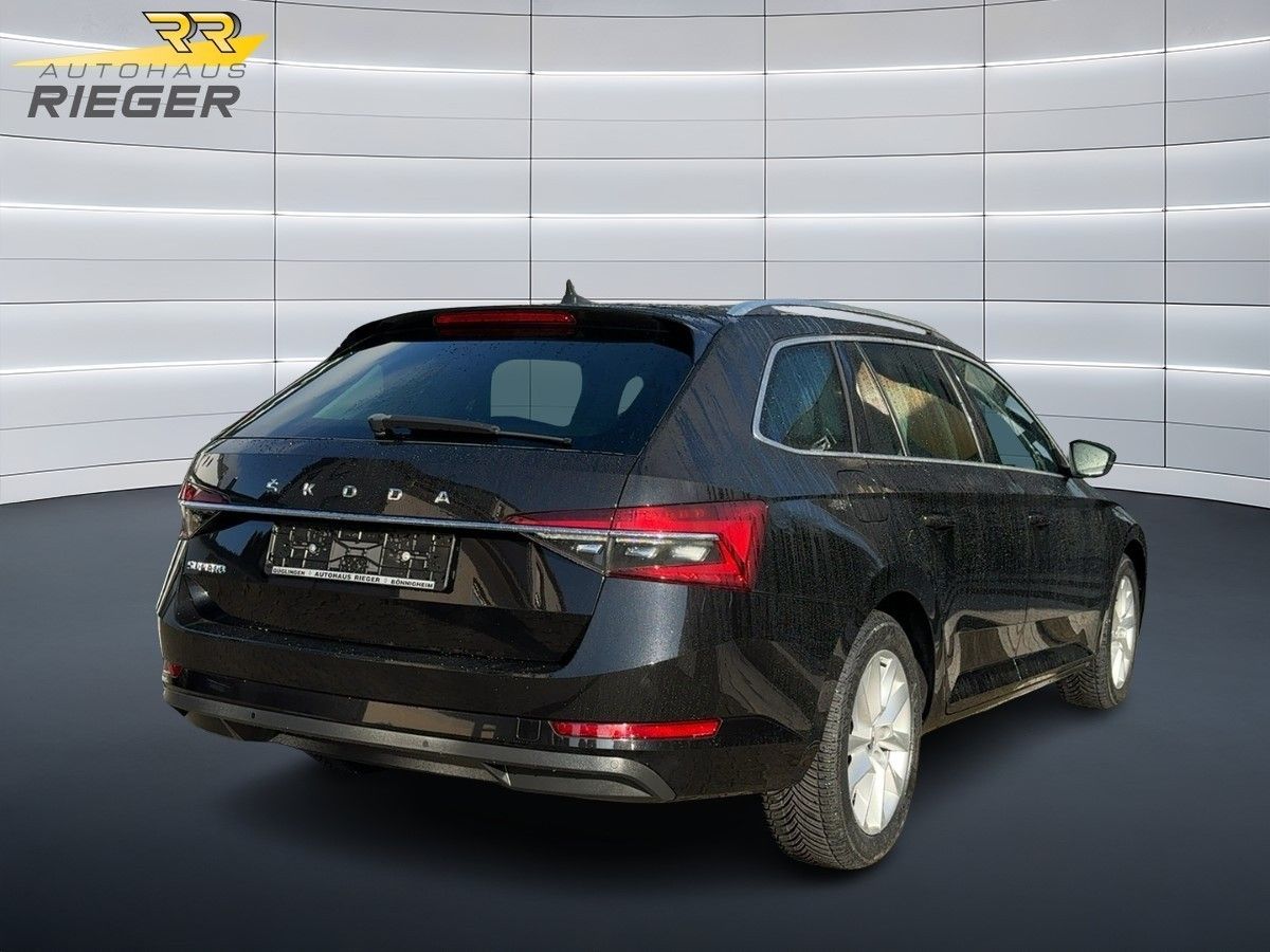 Fahrzeugabbildung SKODA Superb Combi (3V5) Style 1,5 TSI ACT