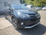 Toyota RAV 4 2,2-l-D-4D 4x4 Edition-S Bremsen NEU - Toyota RAV 4 mit Diesel-Antrieb: 2.2