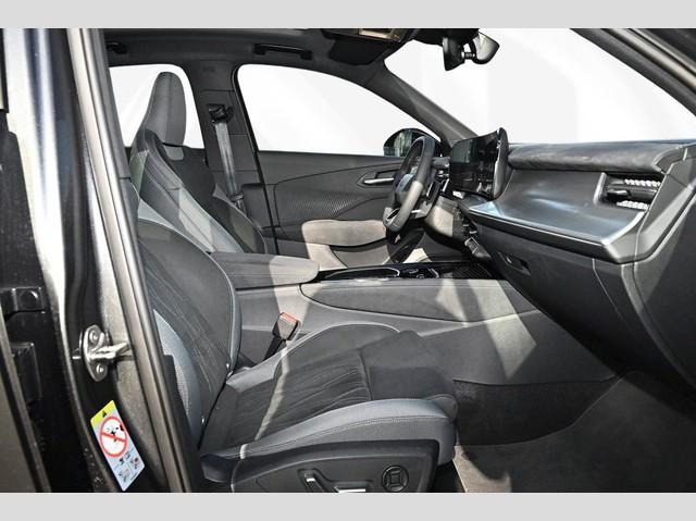 Audi Q3 SUV TFSI tronic S line Matrix Pano DCC AHK So