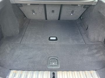 BMW 320d xDrive A Sport Line DAB LED WLAN RFK Shz