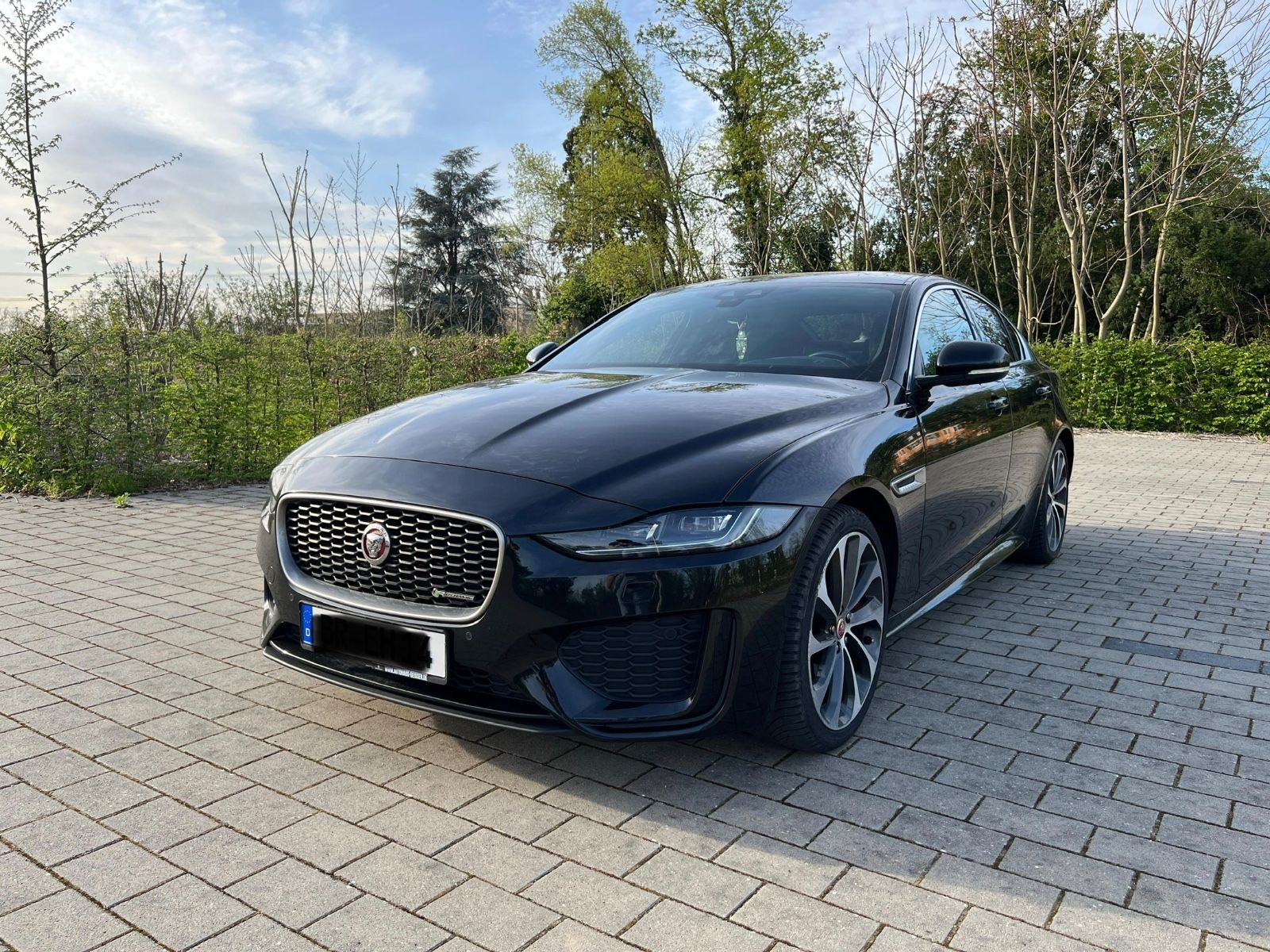 JAGUAR XE