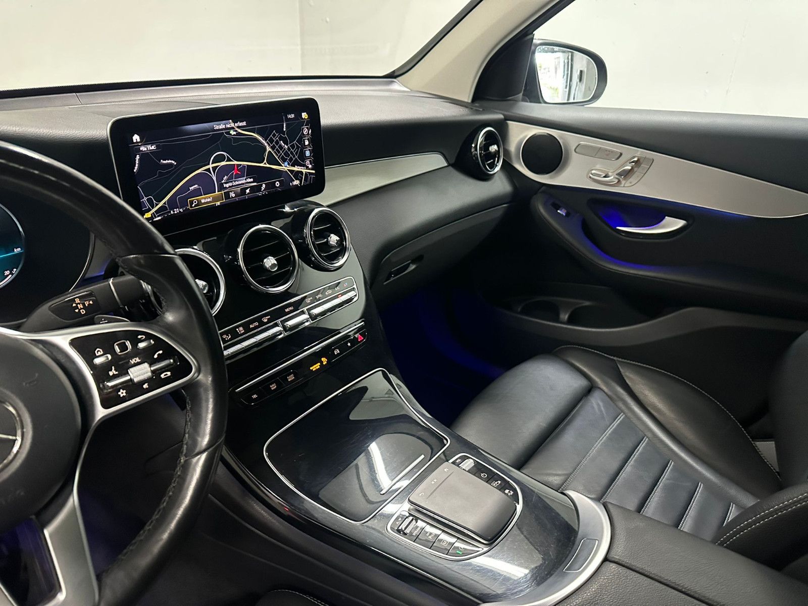 Fahrzeugabbildung Mercedes-Benz GLC 220 d 4MATIC Autom *DISTRO*AHK*360*NAVI*PANO