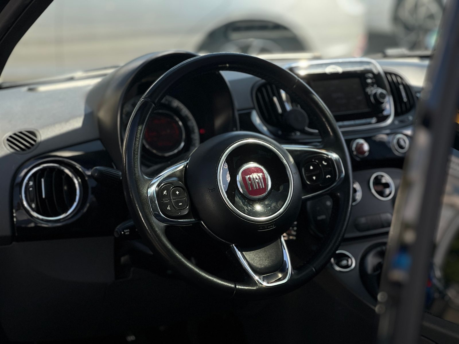 Fahrzeugabbildung Fiat 500 Lim. Lounge PANO KLIMA ALU TEMP