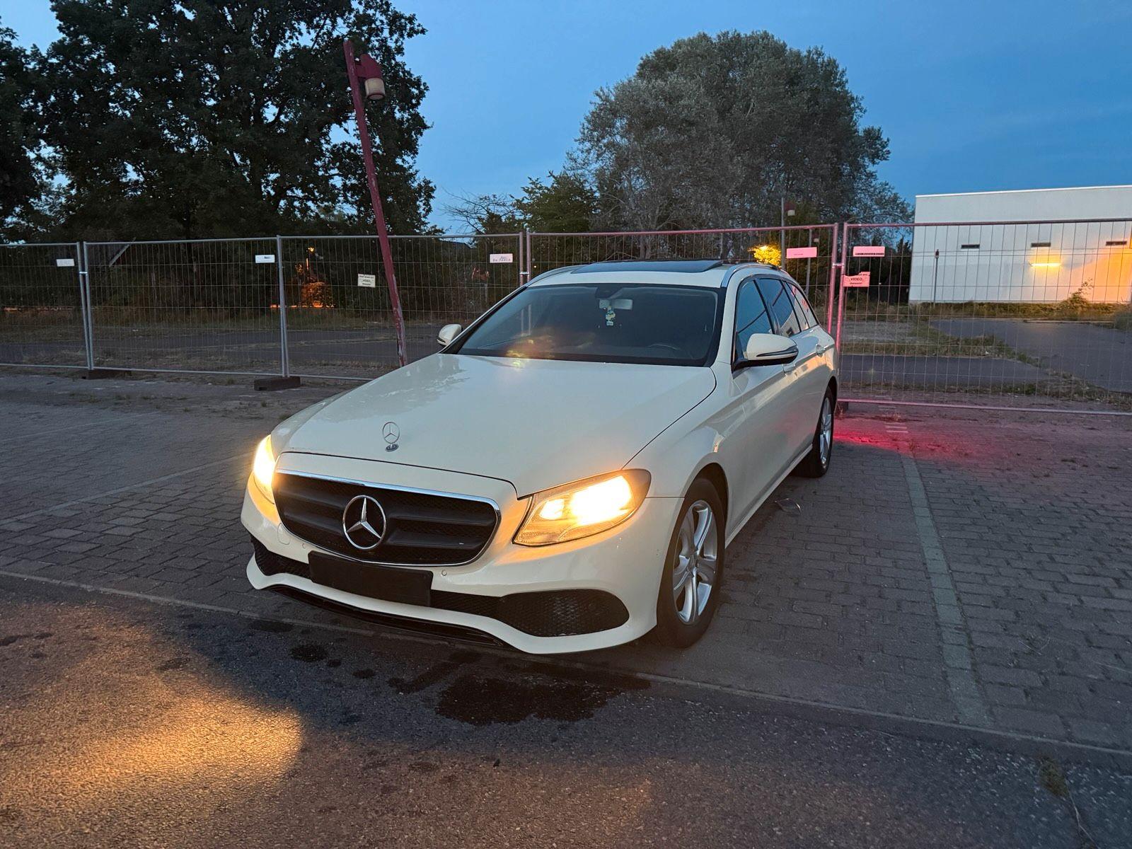 Mercedes-Benz E 220
