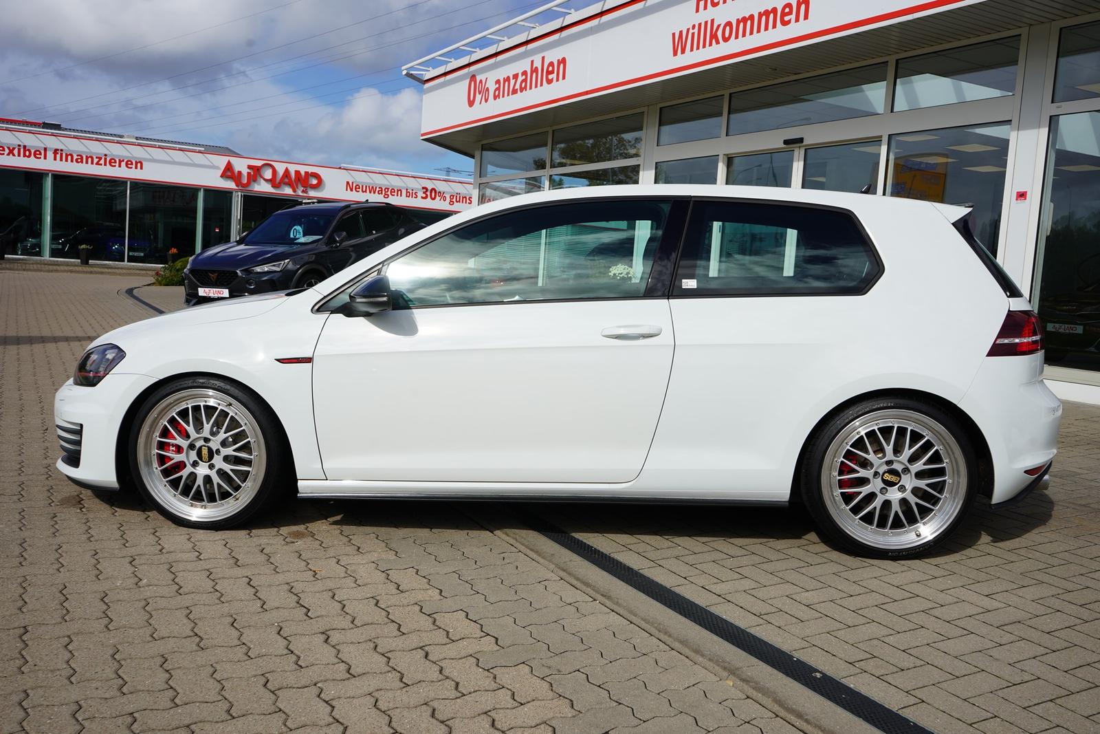 Volkswagen Golf VII 2.0 GTI Sitzheizung Klimaaut. PDC AHK